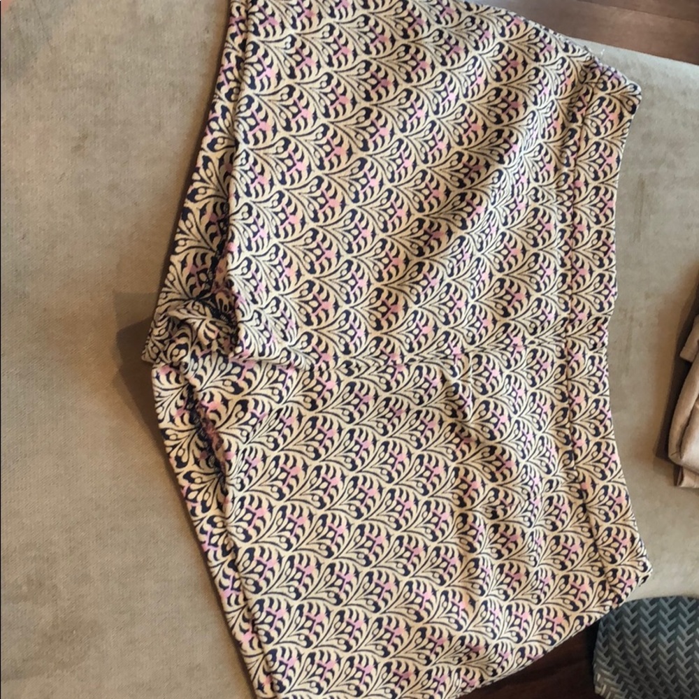 Forever 21 brocade shorts